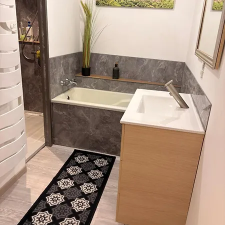 Maison Biola * Groléjac